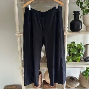 Athleta Avenue Wide-Leg Crop Pant in Black (14)
